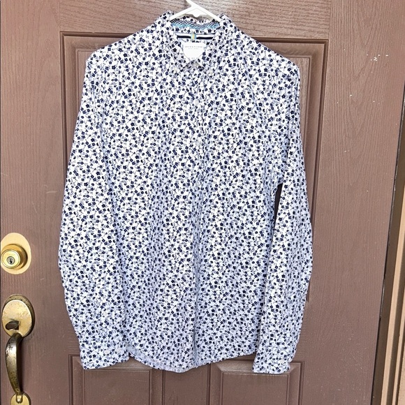 Denim & Flower White and Blue Floral Button Down Shirt - Picture 1 of 12